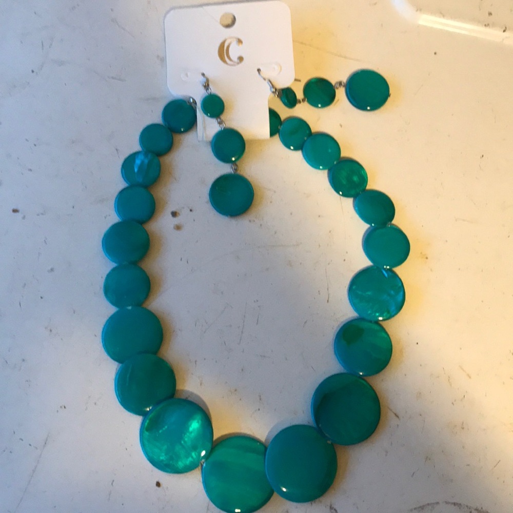 Necklace and earring set